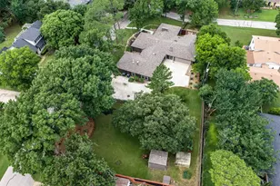 111 N Clearwater Dr, Highland Village, TX 75077 - Photo 40