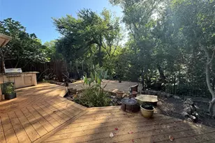 2651 Hidden Ridge Dr, Arlington, TX 76006 - Photo 2