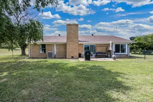 2102 Hill Top Cir, Weatherford, TX 76085 - Photo 6