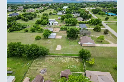 2102 Hill Top Circle, Weatherford, TX 76085 - Photo 36