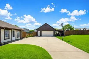 2721 N Hills Terrace, Keene, TX 76031 - Photo 6