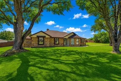 2721 North Hills Terrace, Joshua, TX 76031 - Photo 2