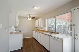 5709 Christie Ln, Garland, TX 75044 - Photo 6