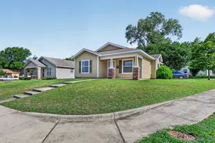 4421 E Kellis St, Fort Worth, TX 76119 - Photo 4