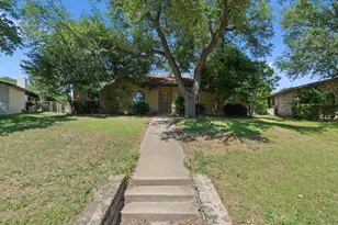 2039 Chestnut Rd, Carrollton, TX 75007 - Photo 2