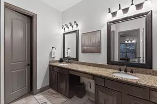 8421 La Fontaine Dr, North Richland Hills, TX 76182 - Photo 16