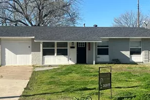 3221 Ridgeview Cir, Irving, TX 75062 - Photo 1