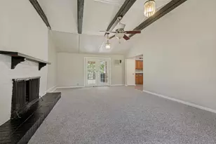 3221 Ridgeview Cir, Irving, TX 75062 - Photo 4