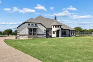 2015 Alps Ct, Cedar Hill, TX 75104 - Photo 2
