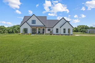 1100 Maverick Ct, Rio Vista, TX 76093 - Photo 1