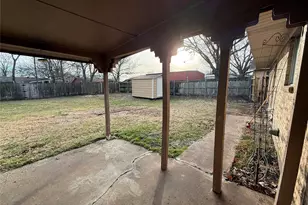 415 W Highland Dr, Whitewright, TX 75491 - Photo 4