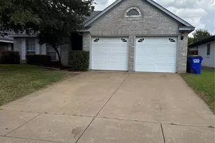 1209 Princeton Pl, Euless, TX 76040 - Photo 2