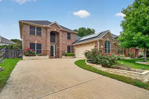 205 Lake Village Dr, McKinney, TX 75071 - Photo 2