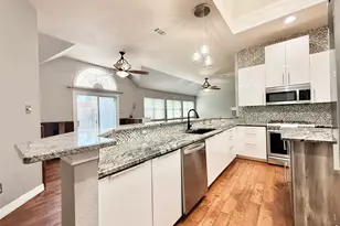10123 Andre Dr, Irving, TX 75063 - Photo 12