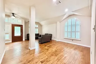10123 Andre Dr, Irving, TX 75063 - Photo 10