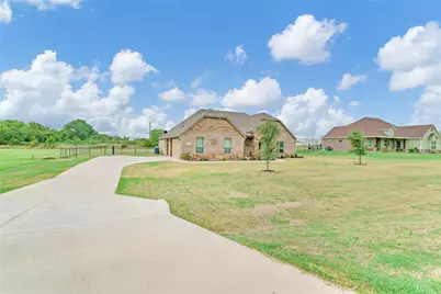 217 Maverick Court, Granbury, TX 76049 - Photo 30