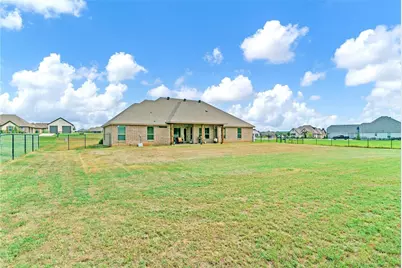 217 Maverick Court, Granbury, TX 76049 - Photo 32