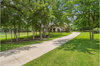 10512 Estancia Court, Fort Worth, TX 76108 - Photo 2