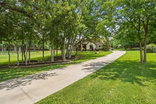 10512 Estancia Ct, Fort Worth, TX 76108 - Photo 2