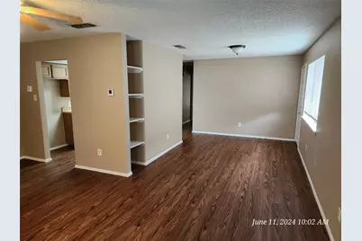 429 Thomas Street SW #D, Burleson, TX 76028 - Photo 6