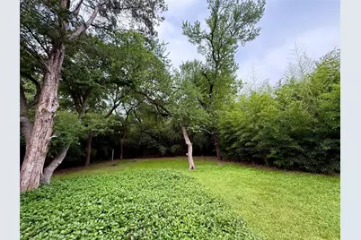 10208 Lake Gardens Drive, Dallas, TX 75218 - Photo 2