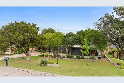 5007 Comanche Drive, Granbury, TX 76049 - Photo 4