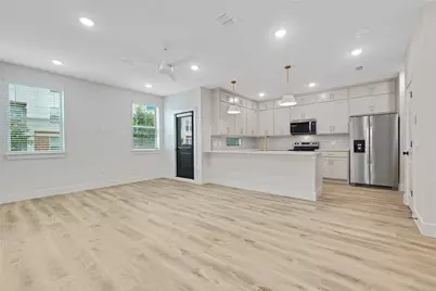 408 Foch Street #201, Fort Worth, TX 76107 - Photo 2