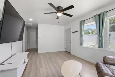 4410 S Ewing Avenue, Dallas, TX 75216 - Photo 2