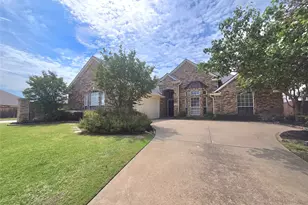 2079 Fair Oaks Cir, Corinth, TX 76210 - Photo 2