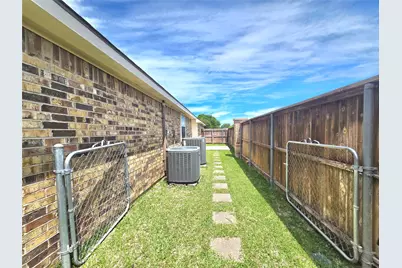 2079 Fair Oaks Circle, Corinth, TX 76210 - Photo 38