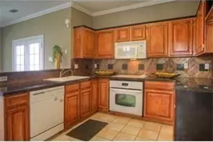 907 Canal, Irving, TX 75063 - Photo 16