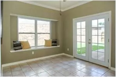 907 Canal, Irving, TX 75063 - Photo 4