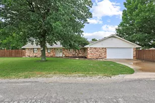 619 N 5th St, Gunter, TX 75058 - Photo 2