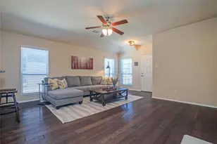 8905 Deadwood Ln, Aubrey, TX 76227 - Photo 10