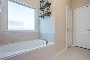 8905 Deadwood Ln, Aubrey, TX 76227 - Photo 18