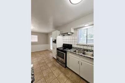 745 W Cedar Street, Hurst, TX 76053 - Photo 10
