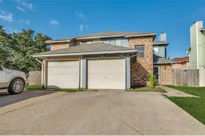 2617 Isbella Drive, Grand Prairie, TX 75052 - Photo 2