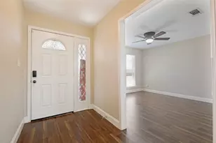 211 Willow Creek Ct, Mansfield, TX 76063 - Photo 2