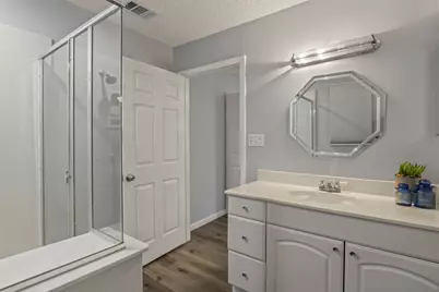 706 Henslee Drive, Euless, TX 76040 - Photo 16