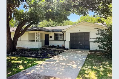 706 Henslee Drive, Euless, TX 76040 - Photo 2