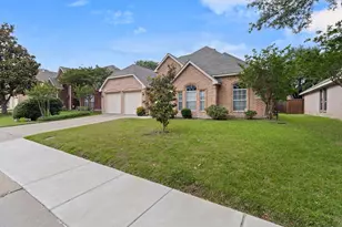 8804 Falcon View Dr, McKinney, TX 75072 - Photo 2