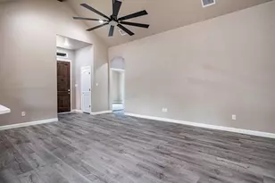 916 Mojave Trail, Granbury, TX 76048 - Photo 6