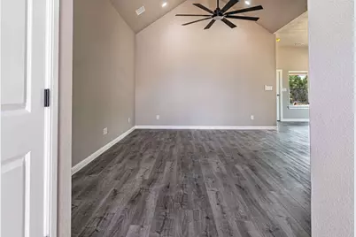 916 Mojave Trail, Granbury, TX 76048 - Photo 4