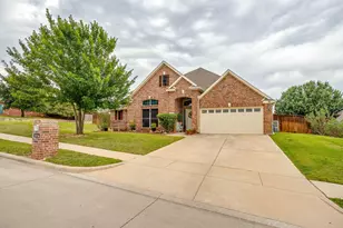 1316 Meadowlakes, Azle, TX 76020 - Photo 2