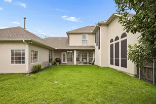 9705 Valley Lake Ct, Irving, TX 75063 - Photo 30