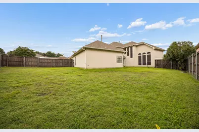 9705 Valley Lake Court, Irving, TX 75063 - Photo 28
