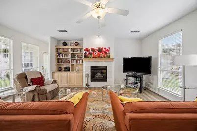 9705 Valley Lake Court, Irving, TX 75063 - Photo 12