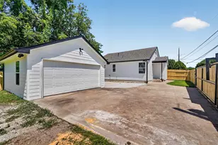 4002 Falls Dr, Dallas, TX 75211 - Photo 22
