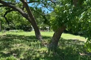 116 W Walnut St, Whitewright, TX 75491 - Photo 1