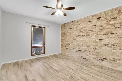 44 E Mountain Creek Drive, Grand Prairie, TX 75052 - Photo 8